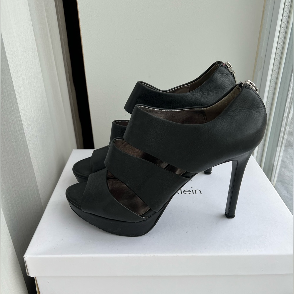 Calvin Klein black shoes for women. Size 9.5 M